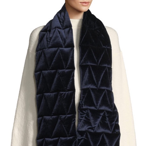 Vince Camuto Black Velvet Puffer Scarf - Picture 2 of 4